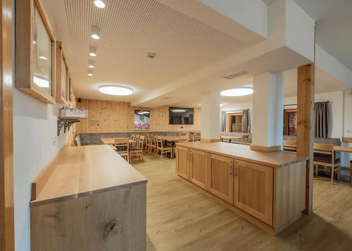 Karlingerhof 아첸키르흐